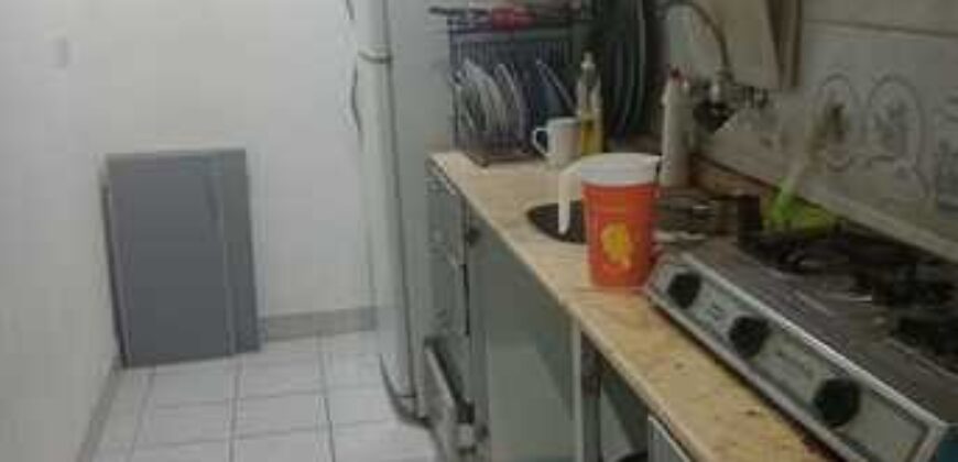 one single room for rent in 4 BHK apartment