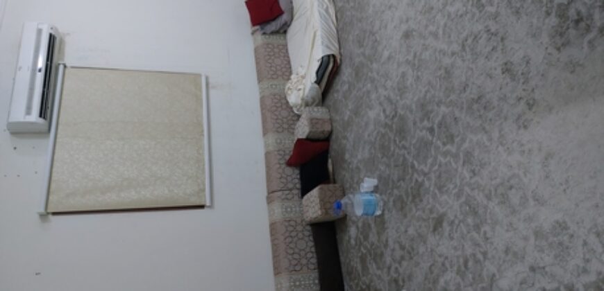 1BHK one separate room available for rent with separate washroom and sharing kitchen