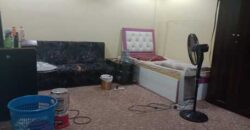 one single room for rent in 4 BHK apartment