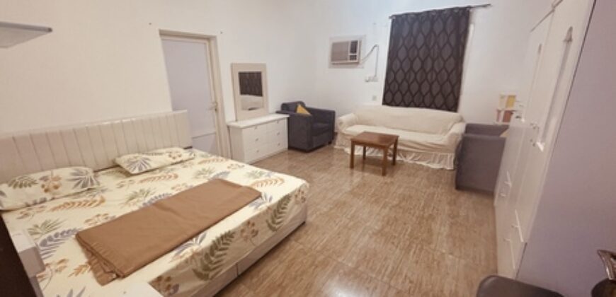SAR 1800 | Furnished Family Room with Shared Kitchen – Perfect for Indian Couples or Small Families