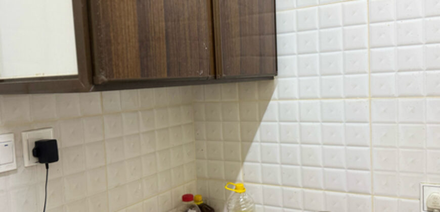 1BHK Furnished Flat Near Ladies Market – SAR 16500/Year