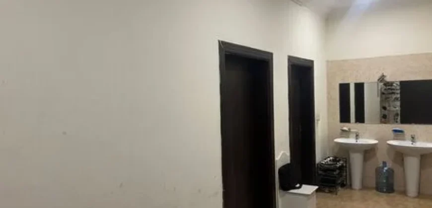 Spacious Furnished Room for Rent – Ideal for Executive Bachelor Al Malaz