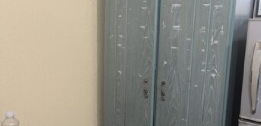 Single separate room and bathroom available for bachelor