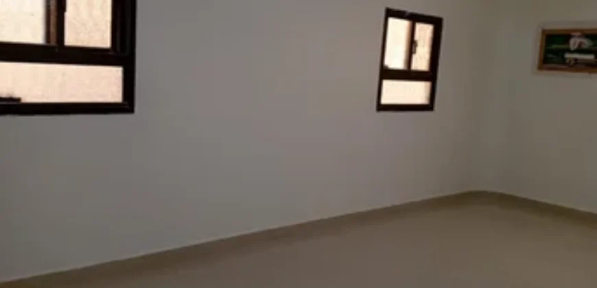 unfurnished 2bhk shifa/ 2000/Year