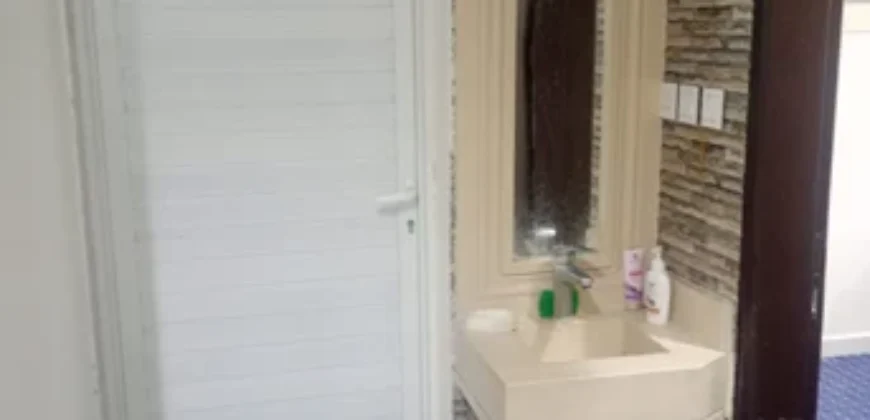 2-Bedroom Furnished Apartment with Lounge in Al-Muzahmiyya – All Bills Included