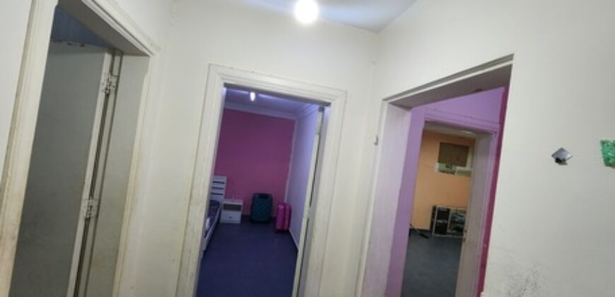 Furnished 2 BR Family Flat Transfer in Malaz with Household Items – 20,150 SAR