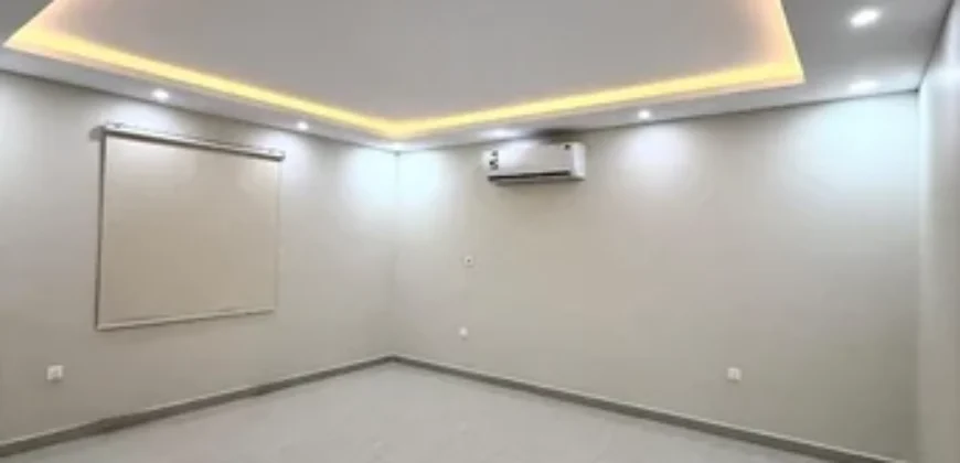 2bhk for rent On Al-Jabal Street in Jubail rent 2700 Month