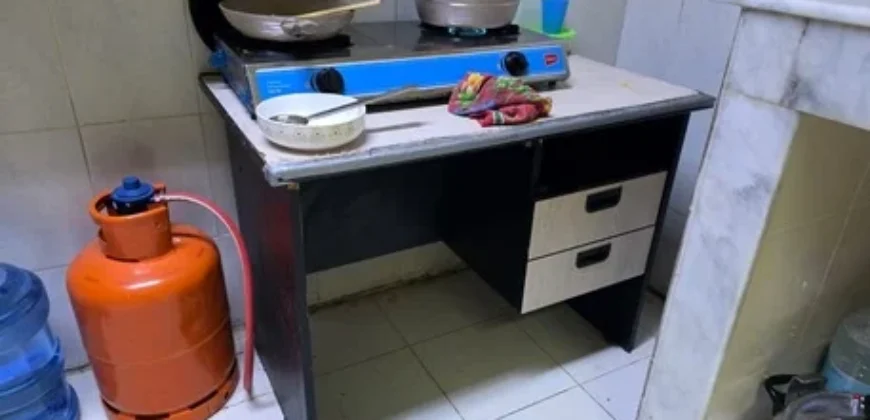 2BHK Flat with Household Items for Sale in Jubail – SAR 2,000/Month